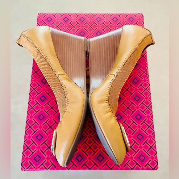 Tory Burch Caroline Wedge - Used - Size 7 - Tan/Dark Maple - Picture 3 of 8